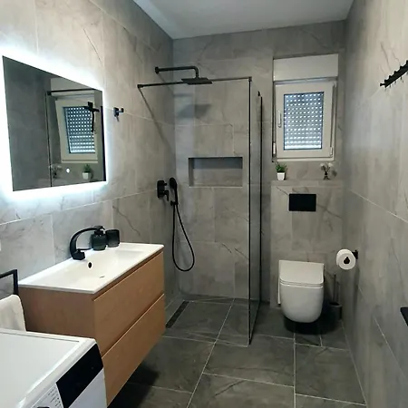 Rosmari Crno